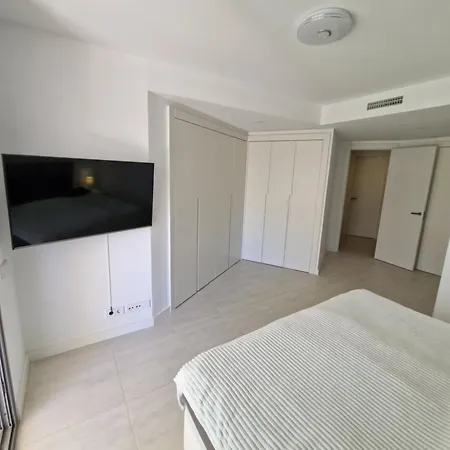 In Vanian Gardens إِستيبونا