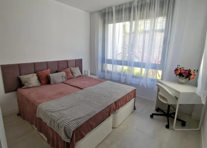 In Vanian Gardens * إِستيبونا