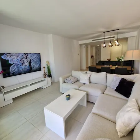 Apartment In Vanian Gardens